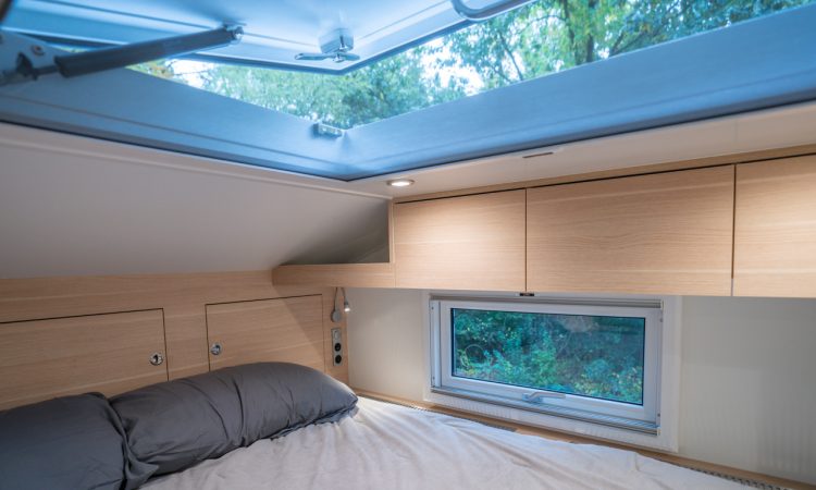 Bedrock XT2 6x6 Expeditionsmobil auf Ford F-550 Chassis von Krug Expedition Krug Bedrock XT2 Luxury Expedition vehicle 6x6 Camper Offroad Camping AUTOmativ.de 11 750x450 - Bedrock XT2 6x6 Expeditionsmobil auf Ford F-550 Chassis von Krug Expedition