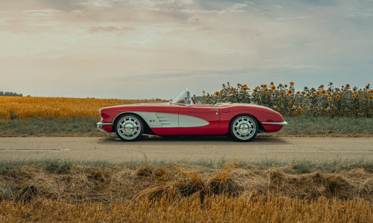 Corvette C1 Restomod von PogeaClassics: 425 PS, TÜV-konform und voll alltagstauglich Corvette C1 mit LS3 V8 Restomod von POGEAclassics POGEA Racing AUTOmativ.de News 1 750x450 - Corvette C1 Restomod von PogeaClassics: 425 PS, TÜV-konform und voll alltagstauglich