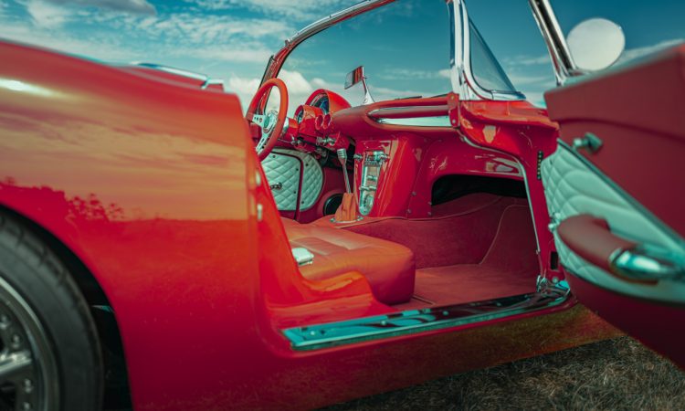 Corvette C1 Restomod von PogeaClassics: 425 PS, TÜV-konform und voll alltagstauglich Corvette C1 mit LS3 V8 Restomod von POGEAclassics POGEA Racing AUTOmativ.de News 14 750x450 - Corvette C1 Restomod von PogeaClassics: 425 PS, TÜV-konform und voll alltagstauglich