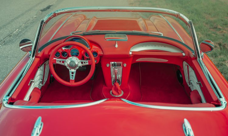 Corvette C1 Restomod von PogeaClassics: 425 PS, TÜV-konform und voll alltagstauglich Corvette C1 mit LS3 V8 Restomod von POGEAclassics POGEA Racing AUTOmativ.de News 7 750x450 - Corvette C1 Restomod von PogeaClassics: 425 PS, TÜV-konform und voll alltagstauglich
