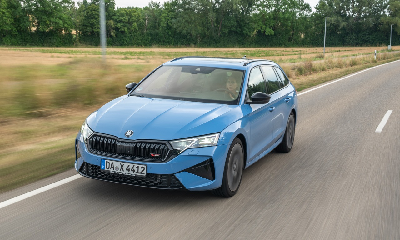 Skoda Octavia RS Combi Facelift 2026 Im Fahrbericht Wie Viel Sport Skoda Octavia RS Combi 2026 Im Test Und Fahrbericht Skoda Octavia RS Test Skoda Octavia In Italy Blue 2026 Skoda Sport Test 1 
