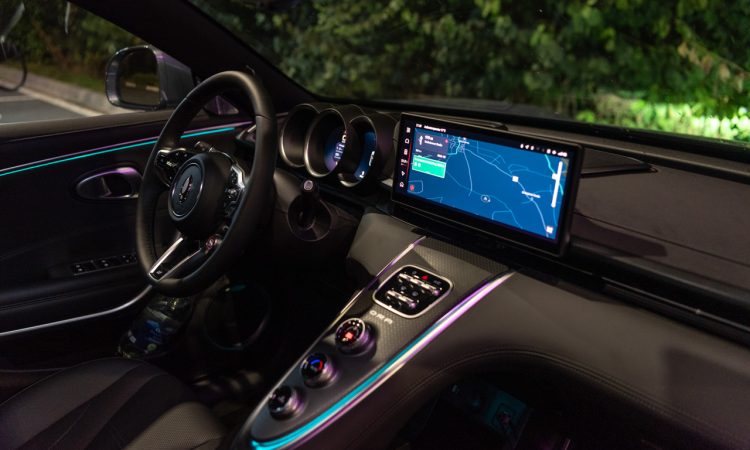 GWM Ora 07 GT (2025) im Fahrbericht: Chinesische Elektro-Limousine mit europäischen Designelementen GWM Ora 07 GT 2025 im Test und Fahrbericht AUTOmativ.de 38 750x450 - GWM Ora 07 GT (2025) im Fahrbericht: Chinesische Elektro-Limousine mit europäischen Designelementen