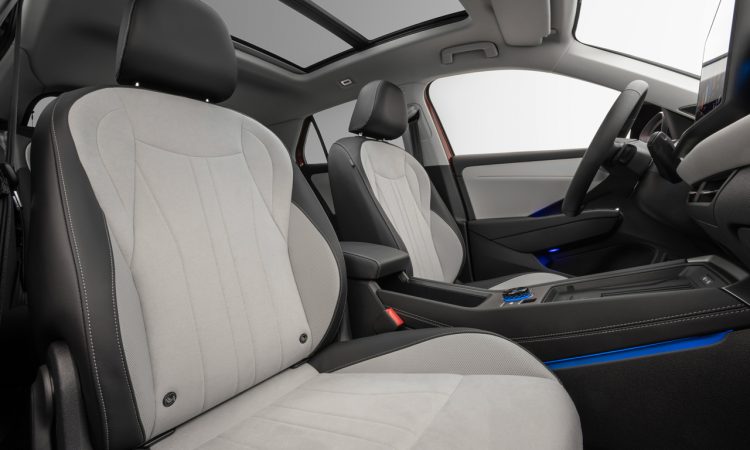 Neuer VW T-Roc (2026): Kompakt-SUV ab 30.845 Euro, kein Diesel, kein Cabriolet - dafür T-Roc R Volkswagen VW T Roc 2026 Zweite Generation VW T Roc VW T Roc 1.5 TSI VW T Roc 2026 ohne Diesel und ohne Cabriolet AUTOmativ.de News 21 750x450 - Neuer VW T-Roc (2026): Kompakt-SUV ab 30.845 Euro, kein Diesel, kein Cabriolet - dafür T-Roc R