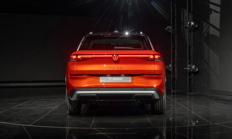 Neuer VW T-Roc (2026): Kompakt-SUV ab 30.845 Euro, kein Diesel, kein Cabriolet - dafür T-Roc R Volkswagen VW T Roc 2026 Zweite Generation VW T Roc VW T Roc 1.5 TSI VW T Roc 2026 ohne Diesel und ohne Cabriolet AUTOmativ.de News 42 750x450 - Neuer VW T-Roc (2026): Kompakt-SUV ab 30.845 Euro, kein Diesel, kein Cabriolet - dafür T-Roc R