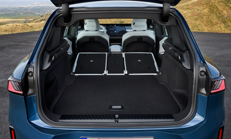 BMW iX3 2026 Neue Klasse von BMW 2026 Nachfolger des BMW X3 AUTOmativ.de News 24 750x450 - BMW iX3 50 xDrive (2026): Erstes Serienmodell der Neuen Klasse startet bei knapp 70.000 Euro