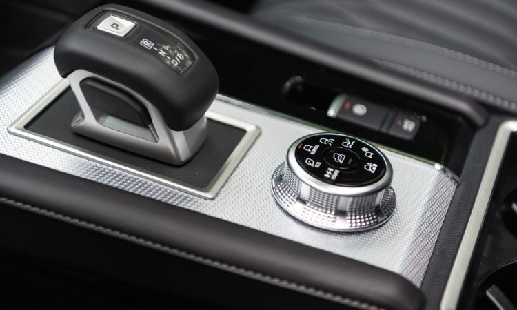 Fahrbericht Mitsubishi Outlander PHEV Plug-in-Hybrid (2026): Fast-Luxus-Ausstattung für 60.000 Euro Mitsubishi Outlander PHEV 2026 Plug in Hybrid TOP Luxury 2.4 Benziner 306 PS in Titan Weiss AUTOmativ.de Fahrbericht 49 750x450 - Fahrbericht Mitsubishi Outlander PHEV Plug-in-Hybrid (2026): Fast-Luxus-Ausstattung für 60.000 Euro
