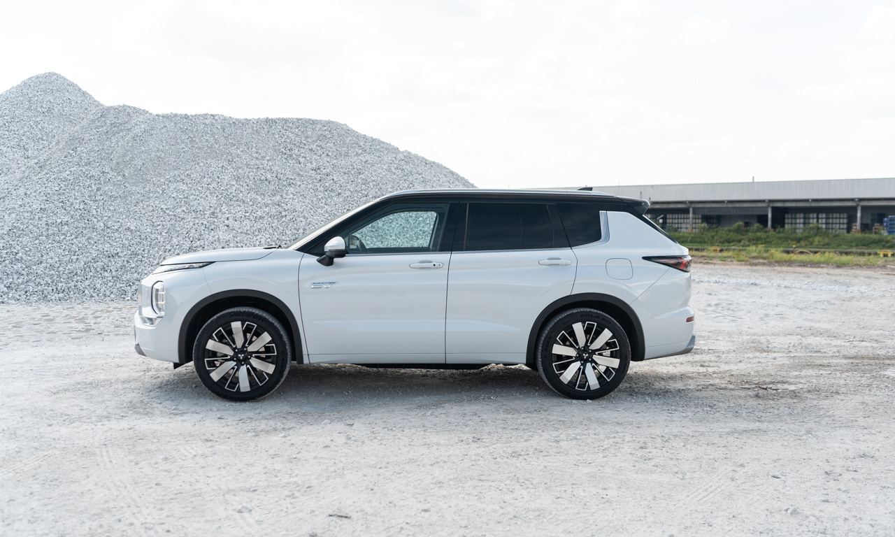 Luxus Mitsubishi Outlander Hybrid Bildnull