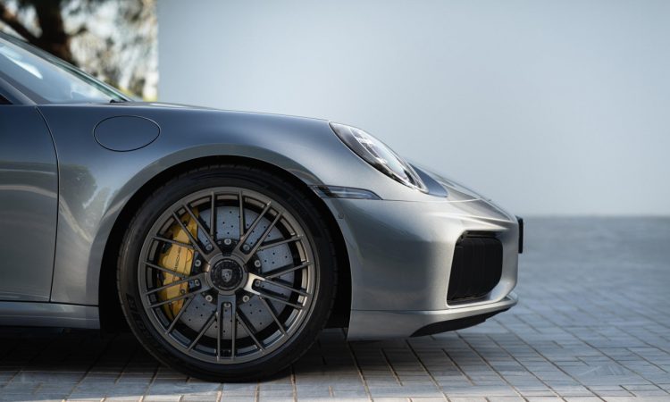 Neuer Porsche 911 Turbo S (992.2) als T-Hybrid mit 711 PS ab 271.000 Euro Neuer Porsche 911 Turbo S 992.2 als T Hybrid mit 711 PS ab 271.000 Euro Porsche 911 Turbo Hybrid Porsche AUTOmativ.de News 8 750x450 - Neuer Porsche 911 Turbo S (992.2) als T-Hybrid mit 711 PS ab 271.000 Euro