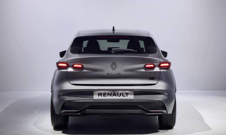 Neuer Renault Clio (2026): Kein Elektroantrieb kostet ab 21.000 Euro Neuer Renault Clio 2026 als Benziner und Hybrid kein Elektroantrieb im neuen Renault Clio Renault Clio mit 35 Jahren Geschicht IAA Muenchen 2025 Premiere Renault Clio AUTOmativ.de News 14 750x450 - Neuer Renault Clio (2026): Kein Elektroantrieb kostet ab 21.000 Euro