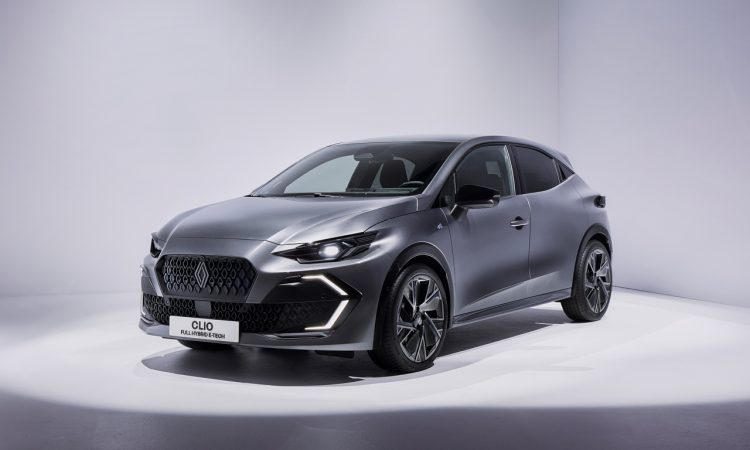 Neuer Renault Clio (2026): Kein Elektroantrieb kostet ab 21.000 Euro Neuer Renault Clio 2026 als Benziner und Hybrid kein Elektroantrieb im neuen Renault Clio Renault Clio mit 35 Jahren Geschicht IAA Muenchen 2025 Premiere Renault Clio AUTOmativ.de News 17 750x450 - Neuer Renault Clio (2026): Kein Elektroantrieb kostet ab 21.000 Euro