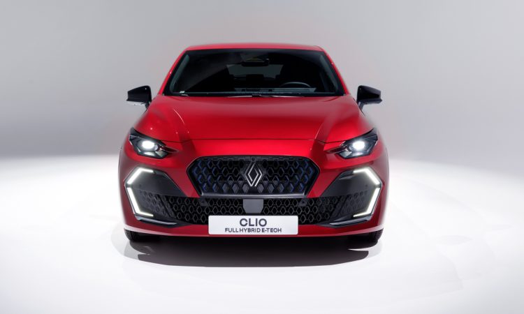 Neuer Renault Clio 2026 als Benziner und Hybrid kein Elektroantrieb im neuen Renault Clio Renault Clio mit 35 Jahren Geschicht IAA Muenchen 2025 Premiere Renault Clio AUTOmativ.de News 34 750x450 - Neuer Renault Clio (2026): Kein Elektroantrieb kostet ab 21.000 Euro