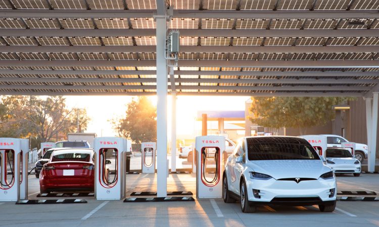 Tesla 2025 Unternehmen wie steht es da Tesla Model X Tesla Cybertruck Tesla Fahrzeuge noch Technologie Vorsprung AUTOmativ.de News 5 750x450 - Tesla 2025: Noch Technologieführer - oder abgehängt?