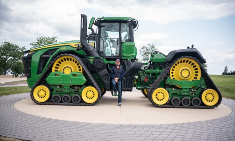 John Deere 9RX 830 Traktor Landmaschine John Deere 830 PS Groesster Traktor der Welt AUTOmativ.de 27 750x450 - Größter Serientraktor der Welt: John Deere 9RX 830 – Kraft, Präzision und Hightech aus Waterloo