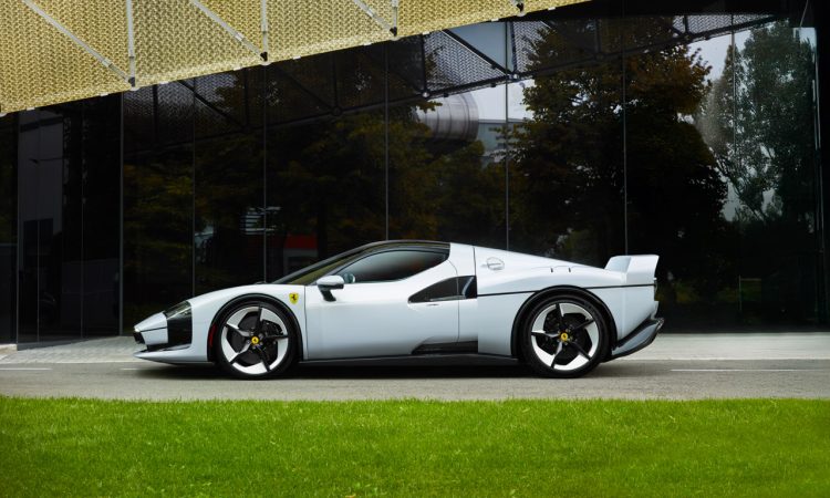 Ferrari SC40 2026 One Off AUTOmativ.de News 6 750x450 - Ferrari SC40: Ferrari zeigt One-Off aus dem Special-Projects-Programm