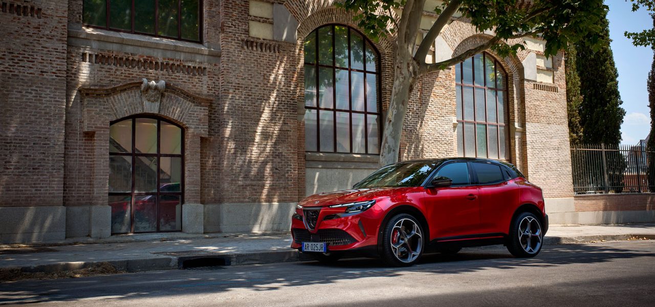 Alfa Romeo Junior 2026 - neues Modelljahr 2026 - Neue Preise - A Alfa Romeo Junior (2026): Alle Neuerungen, Ausstattungslinien und E-Varianten im Überblick