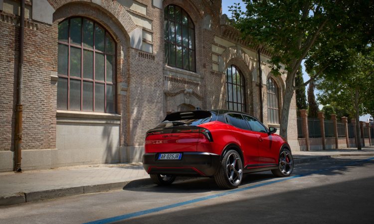 Alfa Romeo Junior 2026 neues Modelljahr 2026 Neue Preise AUTOmativ.de News 2 750x450 - Alfa Romeo Junior (2026): Alle Neuerungen, Ausstattungslinien und E-Varianten im &Uuml;berblick