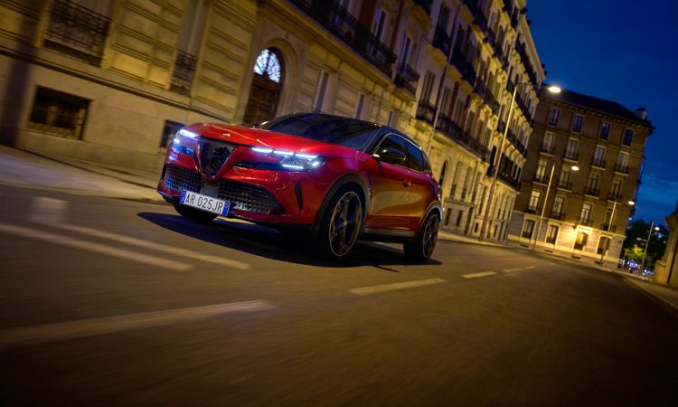 Alfa Romeo Junior 2026 neues Modelljahr 2026 Neue Preise AUTOmativ.de News 3 750x450 - Alfa Romeo Junior (2026): Alle Neuerungen, Ausstattungslinien und E-Varianten im &Uuml;berblick