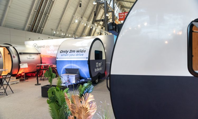 Ausfahrbarer Mini-Wohnwagen! Beauer 3X Wohnwagen mit 12 Quadratmetern ab 30.000 Euro - CMT 2026 Beauer 3X 2026 ausfahrbarer Mini Camper aus Frankreich auf der CMT Messe Stuttgart 2026 Messe fuer Wohnmobile Camping und Touristik AUTOmativ.de News 10 750x450 - Ausfahrbarer Mini-Wohnwagen! Beauer 3X Wohnwagen mit 12 Quadratmetern ab 30.000 Euro - CMT 2026