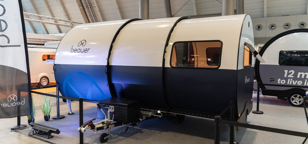 Beauer 3X 2026 Ausfahrbarer Mini-Wohnwagen! Beauer 3X Wohnwagen mit 12 Quadratmetern ab 30.000 Euro – CMT 2026