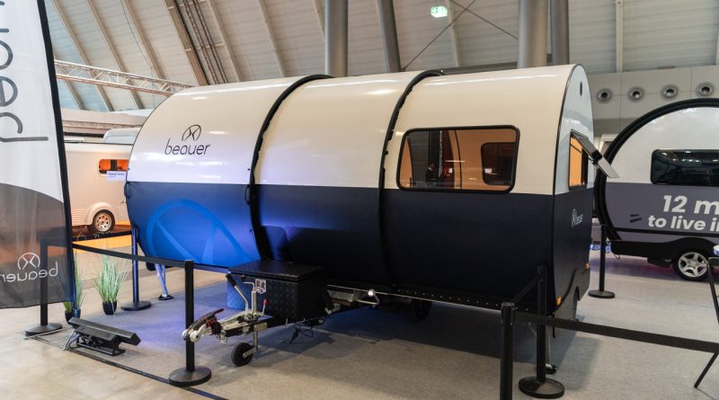 Ausfahrbarer Mini-Wohnwagen! Beauer 3X Wohnwagen mit 12 Quadratmetern ab 30.000 Euro – CMT 2026