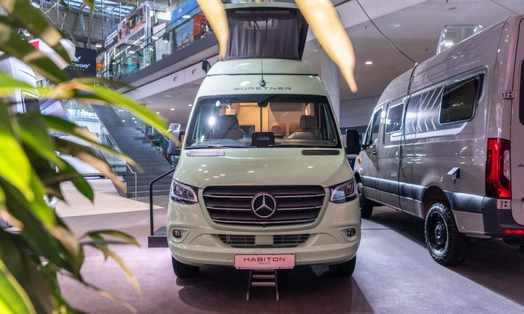 Buerstner Habiton HM 6.0 Wohnmobil 2026 auf der CMT Messe Stuttgart 2026 Buerstner Habiton HM 6.0 Buerstner Wohnmobile Buerstner Wohnmobil 2026 12 750x450 - Bürstner Habiton HM 6.0 (2026): Kompakter Premium-Campervan startet bei rund 73.000 Euro - CMT 2026