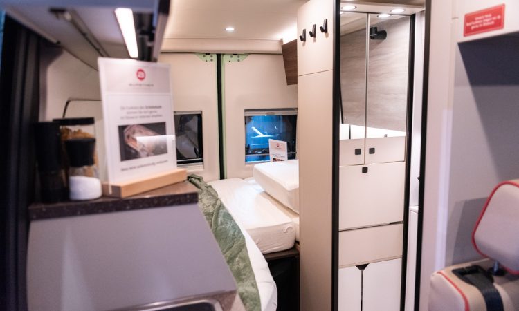 Bürstner Habiton HM 6.0 (2026): Kompakter Premium-Campervan startet bei rund 73.000 Euro - CMT 2026 Buerstner Habiton HM 6.0 Wohnmobil 2026 auf der CMT Messe Stuttgart 2026 Buerstner Habiton HM 6.0 Buerstner Wohnmobile Buerstner Wohnmobil 2026 3 750x450 - Bürstner Habiton HM 6.0 (2026): Kompakter Premium-Campervan startet bei rund 73.000 Euro - CMT 2026