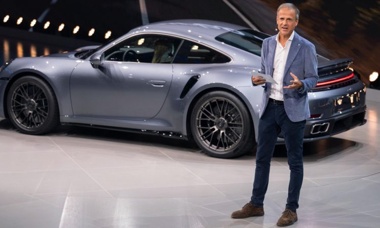 Desinger Wechsel bei Porsche AG Tobias Suehlmann folgt auf Michael Mauer bei Porsche Tobias Suehlmann McLaren Michael Leiters CEO Porsche McLaren AUTOmativ.de News 2026 11 750x450 - McLaren-Designer wird Chef-Designer bei Porsche: Tobias S&uuml;hlmann folgt auf Michael Mauer