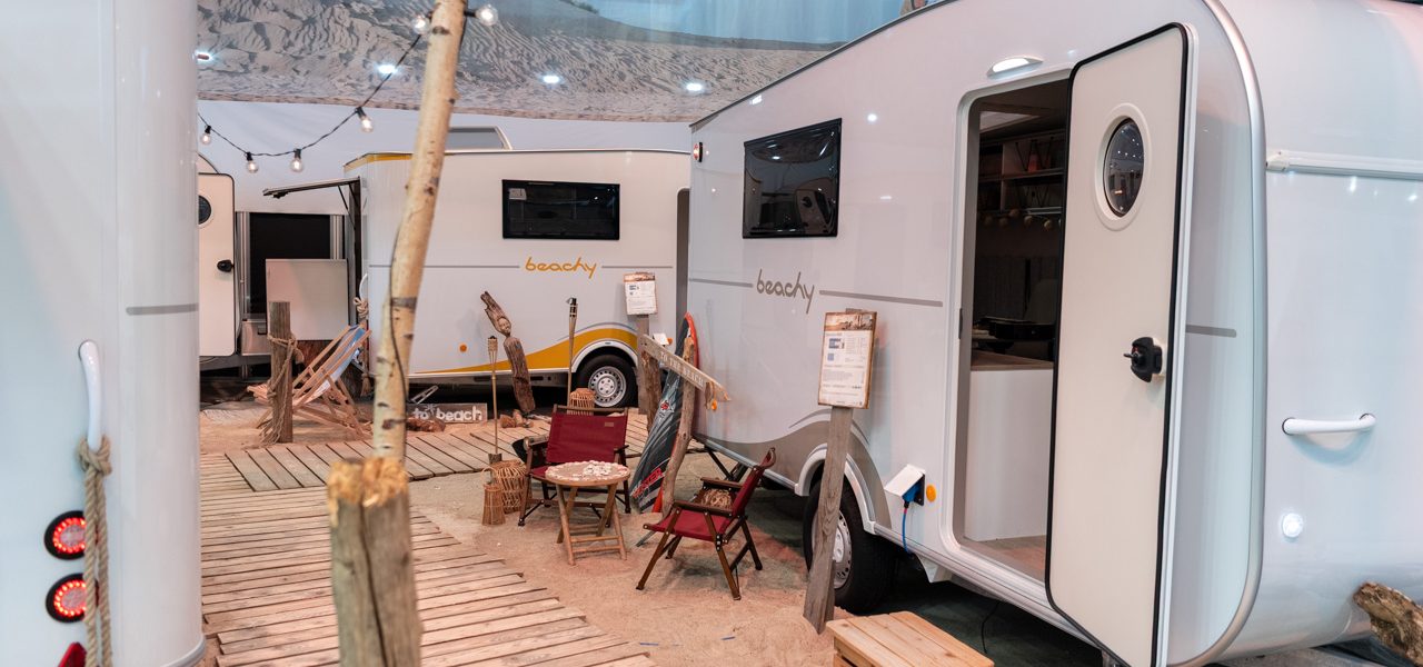 Hobby beachy 450 und beachy 420+ auf der CMT Messe Stuttgart 202 Cleveres Camping: Hobby Beachy 420+ als vielseitiger Familien-Caravan auf der CMT 2026
