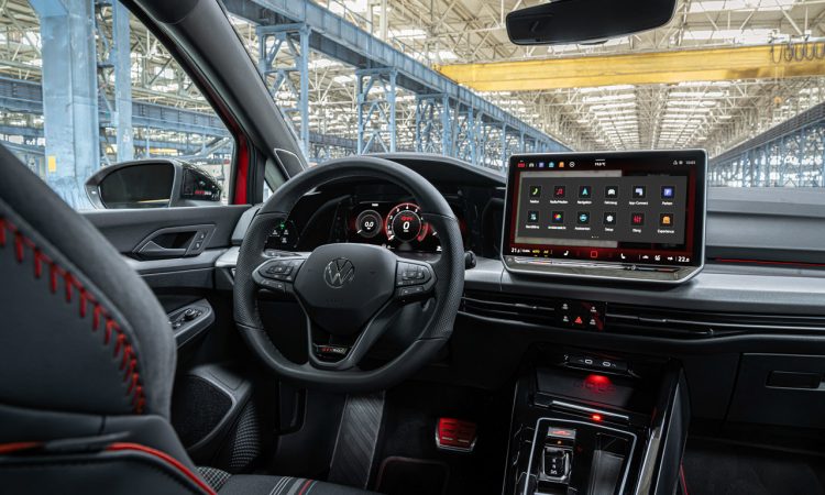 VW Golf GTI Edition 50 2026 Jubilaeums GTI mit 325 PS ab 54.540 Euro AUTOmativ.de News 16 750x450 - VW Golf GTI Edition 50 (2026): Jubil&auml;ums-GTI mit 325 PS ab 54.540 Euro