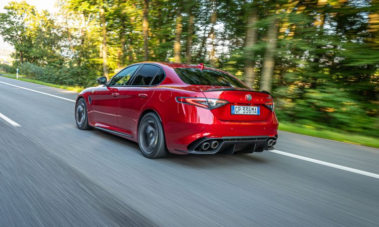 Alfa Romeo Giulia Quadrifoglio 2026 Comeback mit 520 PS aus V6 mit Ferrari entwickelt AUTOmativ.de News 13 750x450 - Alfa Romeo Giulia Quadrifoglio kehrt zur&uuml;ck: 520-PS-V6 wieder bestellbar &ndash; Deutschland bekommt Sondermodell
