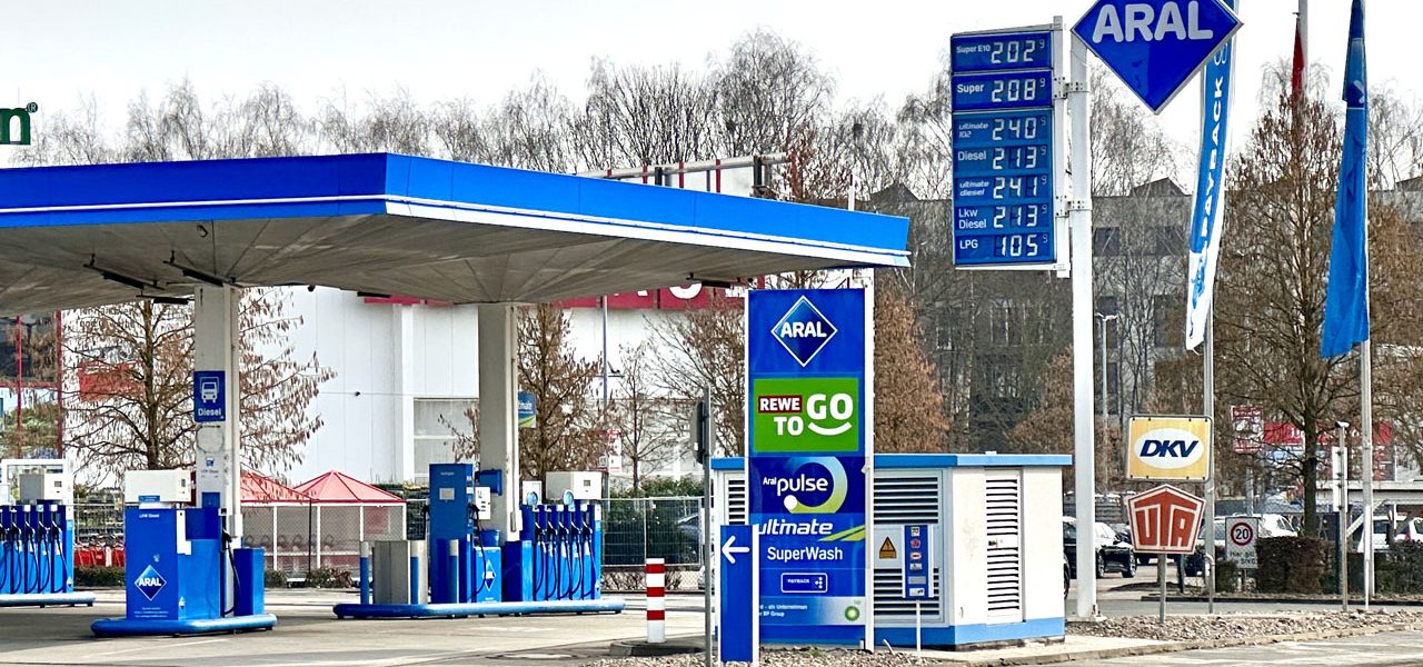 Diese Modelle vertragen den Kraftstoff Super 10 - und diese Modelle nicht - AUTOmativ.de News und Auto-Ratgeber Verträgt mein Auto E10 – Freigabeliste der Hersteller