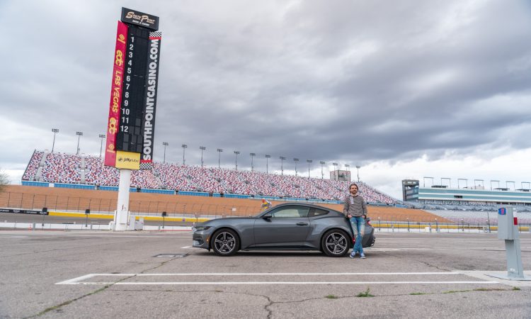 Ford Mustang 2.3l EcoBoost 2026 im Test und Fahrbericht in USA Roadtrip USA Las Vegas AUTOmativ.de Test 146 750x450 - Fahrbericht Ford Mustang 2,3l EcoBoost (2026, US-Modell): Der untersch&auml;tzte Vierzylinder f&uuml;r umgerechnet 30.000 Euro?