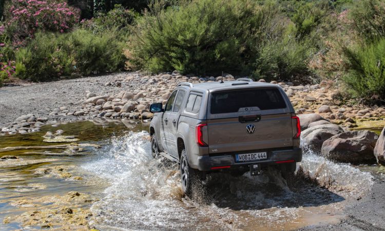 Über 85 cm Wattiefe: VW Amarok V6 mit Seikel-Offroad-Umbau Mit dem Volkswagen VW Amarok V6 Panamericana mit Seikel Umbau und Koni Daempfer Offroad durch das Riff Gebirge in Marokko AUTOmativ.de 122 1 750x450 - Über 85 cm Wattiefe: VW Amarok V6 mit Seikel-Offroad-Umbau