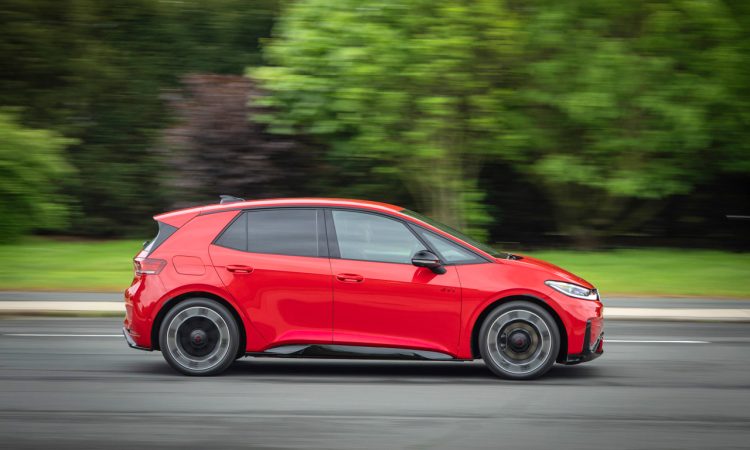 Volkswagen VW ID.3 GTI 2026 News 17 750x450 - VW ID.3 GTI: Elektrischer Hecktriebler kommt mit 326 PS und 601 Kilometern Reichweite
