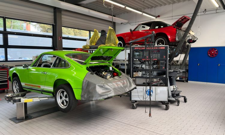 Historischer Bosch-Motortester im Porsche Zentrum Hannover: So funktionierte die Fahrzeugdiagnose früher Historischer Bosch Motortester bei Porsche MOT 300 400 aus den spaeten 1970er und fruehen 1980er Jahren sowie deren Nachfolger MOT 301 401 Porsche Zentrum Hannover 2 750x450 - Historischer Bosch-Motortester im Porsche Zentrum Hannover: So funktionierte die Fahrzeugdiagnose früher