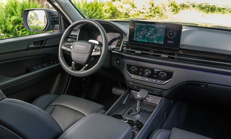 KGM Musso Grand (2026): Diesel-Pick-up mit 3,5 Tonnen Anhängelast ab 42.490 Euro KGM Musso Grand 2026 Diesel Pick up mit 35 Tonnen Anhaengelast ab 42.490 Euro AUTOmativ.de News 6 750x450 - KGM Musso Grand (2026): Diesel-Pick-up mit 3,5 Tonnen Anhängelast ab 42.490 Euro