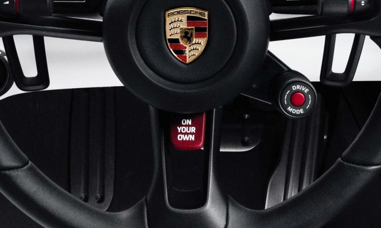Kehrt die Carrera GT Philosophie zurück? Porsche setzt beim Mission S auf mehr Fahrerfokus - und Selbstkontrolle Porsche Mission S 2028 Porsche gibt dem Fahrer die Kontrolle zurueck AUTOmativ.de News 1 750x450 - Kehrt die Carrera GT Philosophie zurück? Porsche setzt beim Mission S auf mehr Fahrerfokus - und Selbstkontrolle